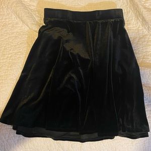 Women’s Plus Size 4x Velvet Black Skirt 4 from Hot Topic